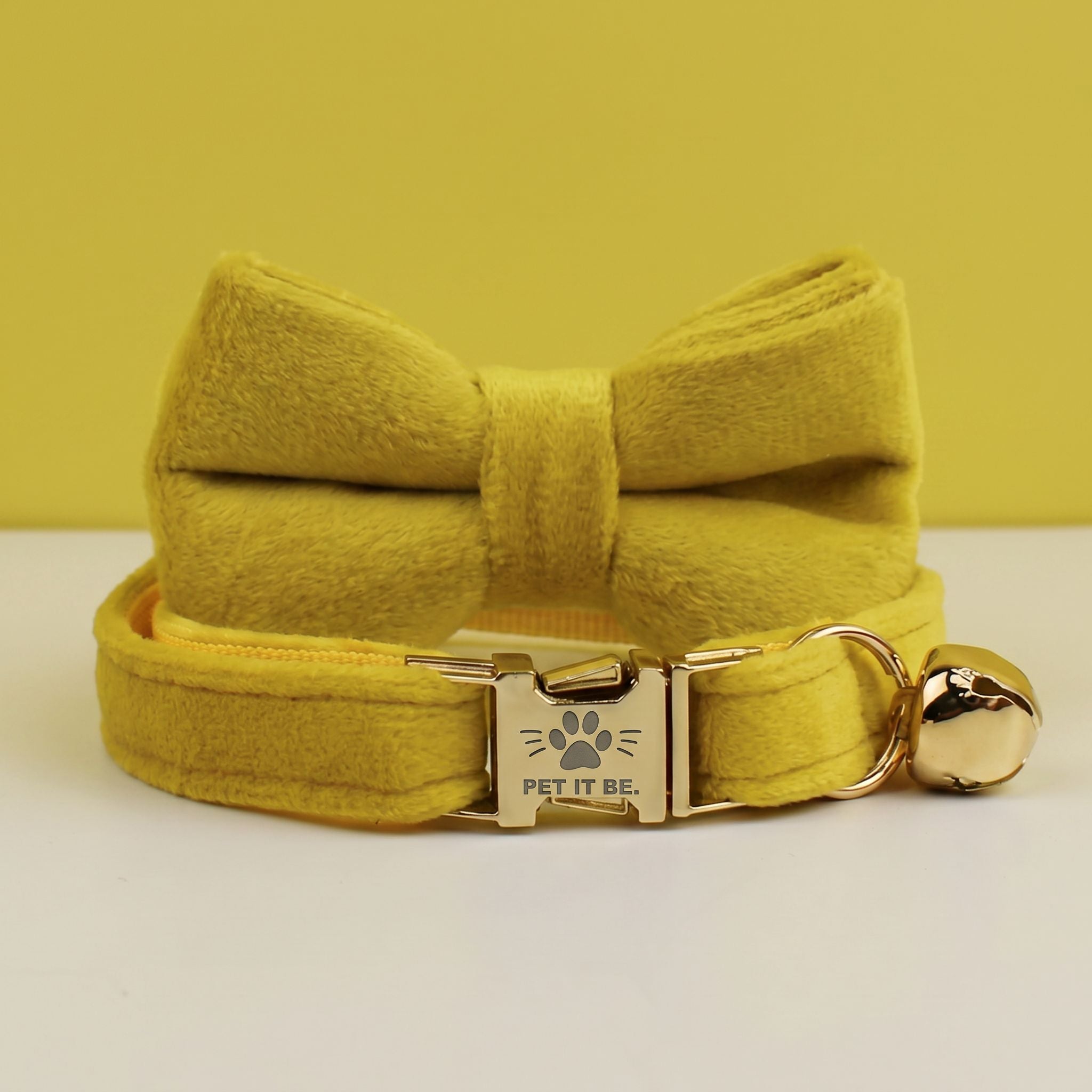 Bright Cat Velvet Collars